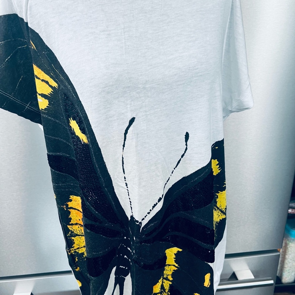 EXPRESS White T-Shirt with Butterfly Design